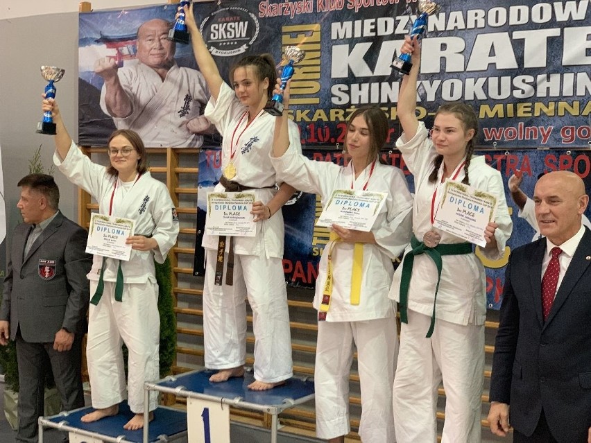 Kielecki Klub Sportowy Karate na międzynarodowym turnieju w Skarżysku. Zacięte walki i medale zawodników [DUŻO ZDJĘĆIA] 