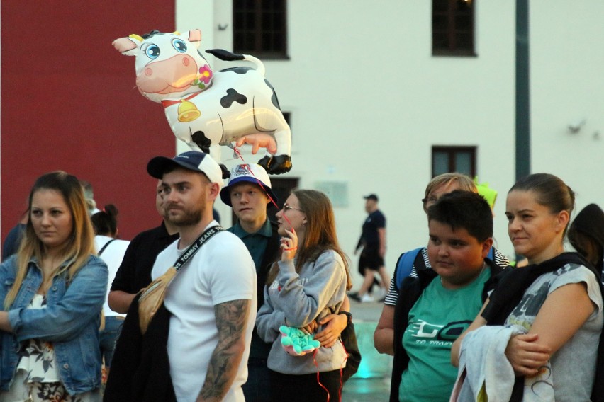 Carnaval Sztukmistrzów trwa! Tłumy mieszkańców podziwiało wieczorne pokazy w Lublinie. Zobacz fotorelację