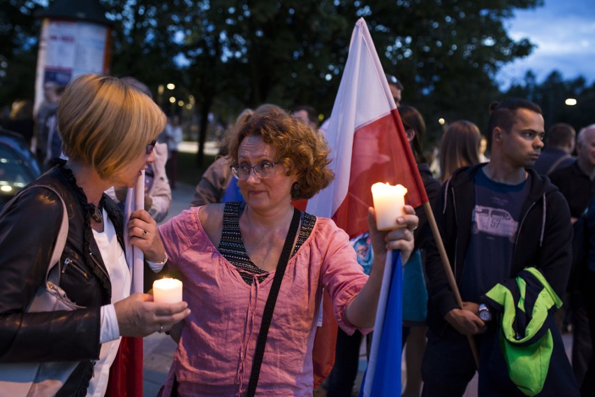 Kraków. "Łańcuch Światła" kolejny raz pod krakowskim sądem [ZDJĘCIA]