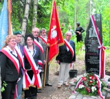 Szymbark: Pomnik i brzoza hołdem dla ofiar mordów w Ponarach