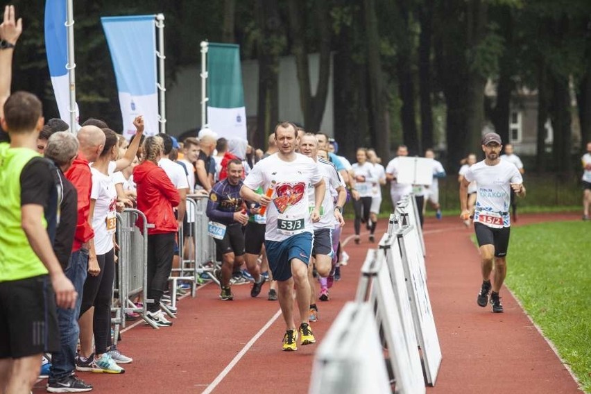 Kraków. 4. PKO Bieg Charytatywny: Wybiegali 2469 obiadów dla dzieci [ZDJĘCIA]