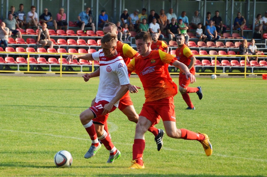 Regionalny Puchar Polski. Soła Oświęcim gromi w Malcu miejscową Zgodę. Filmowy gol Maksa Nowaka [ZDJĘCIA]