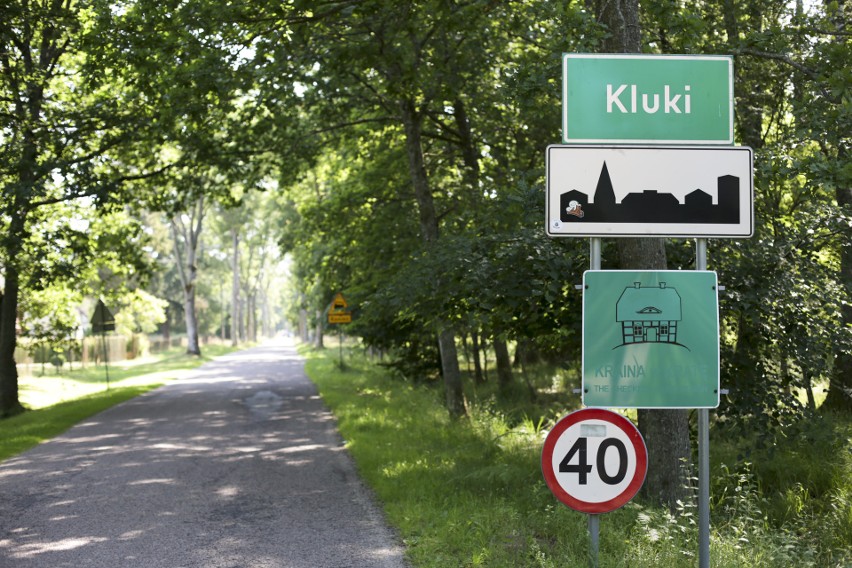 Historyczna przebudowa drogi w Klukach budzi kontrowersje
