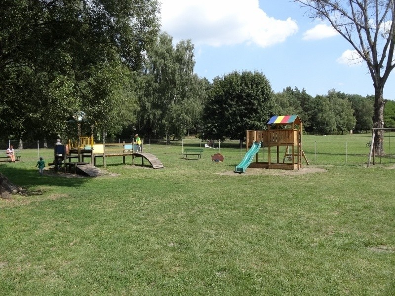Plac zabaw nad jeziorem w Strzeszynku został wyremontowany