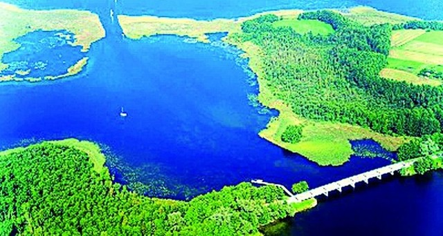 Mazurskie jeziora mają dwa lata, by przekonać świat, że są godne miana jednego z siedmiu cudów natury. Pomoże w tym Twój głos. Wystarczy wejść na www.new7wonders.com.