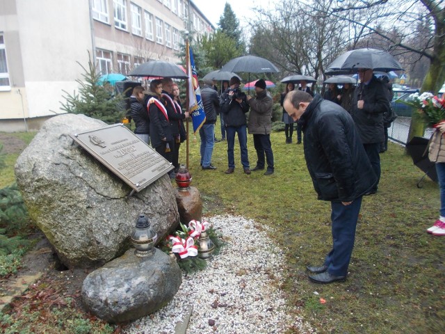 W uroczystości, w Gimnazjum nr 3 uczestniczyli przedstawiciele Urzędu Miasta Tarnobrzega, w tym sekretarz Przemysław Rękas     