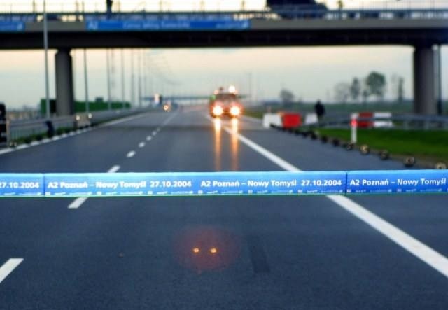 Tak otwierano odcinek autostrady A2 z poznania do Nowego Tomyśla w 2004 roku