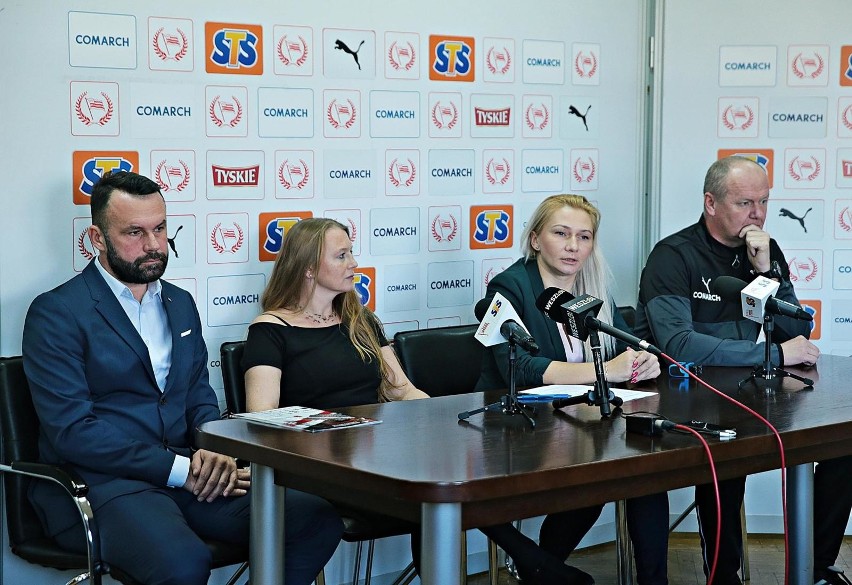 Akademia Mistrzów Cracovia podpisała umowę o współpracy...