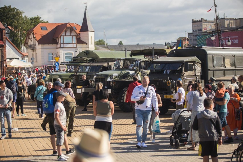 IV zlot starych pojazdów wojskowych i grup rekonstrukcyjnych w Ustce