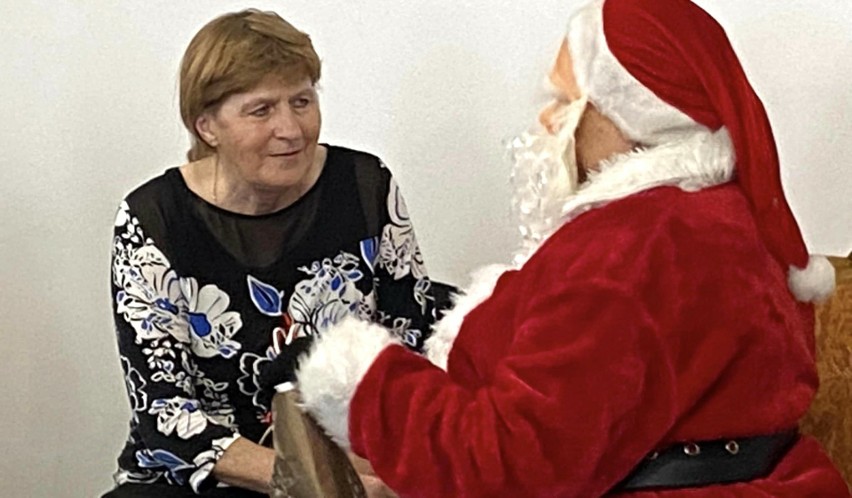 Do seniorów z Wierzbicy też zawitał św. Mikołaj. Zobacz zdjęcia