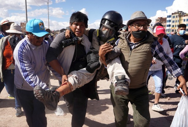 Kilkanaście osób zostało zabitych, a kilkadziesiąt - rannych - podczas starć z siłami bezpieczeństwa w peruwiańskim mieście Juliaca
