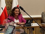 Opolanka - Polka XXI wieku. Platforma Obywatelska krytykuje konferencję i upomina się o prawa kobiet