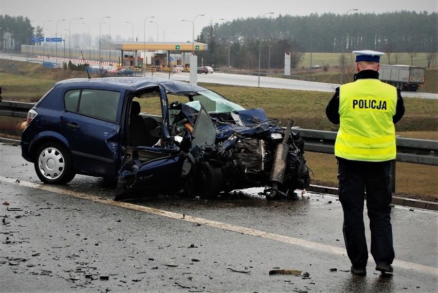 Śmiertelny wypadek na autostradzie A1 w m. Ropuchy 21.02.2019. 44-latka zginęła na autostradzie. Sprawca wypadku jechał pod prąd [ZDJĘCIA] 