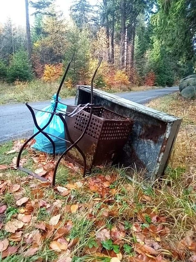 Sprzątano m.in. pod tarasami północnymi Szczelińca.