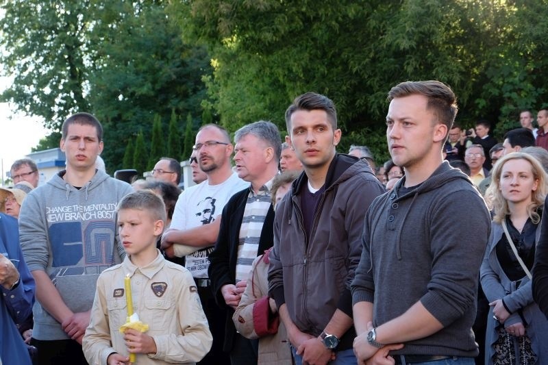 Protest przed Teatrem TrzyRzecze