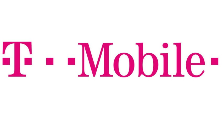 Salony sieci T-Mobile działają w Kielcach przy ulicy...