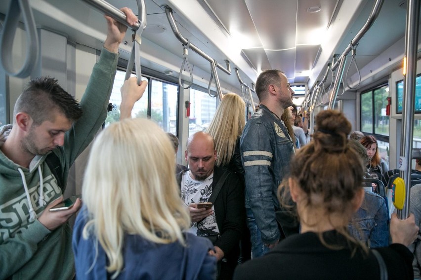 Wielki tłok w krakowskich tramwajach i autobusach