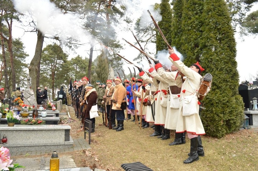 Obchody rocznicowe bitwy pod Małogoszczem. Oddali hołd bohaterom [ZDJĘCIA]