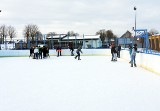 Świebodzin. Lodowisko już czeka na mieszkańców. Wstęp jest bezpłatny. Jakie będą godziny otwarcia?