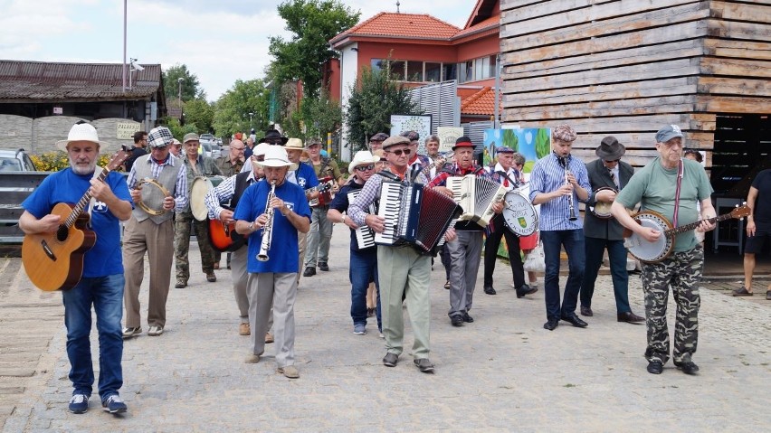 W Kamyku pod Częstochową trwa Festiwal Kapel Podwórkowych