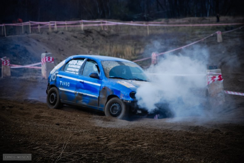 Wrack Race Pilce 2018. Dolnośląski rajd wraków i mnóstwo zabawy [ZDJĘCIA]