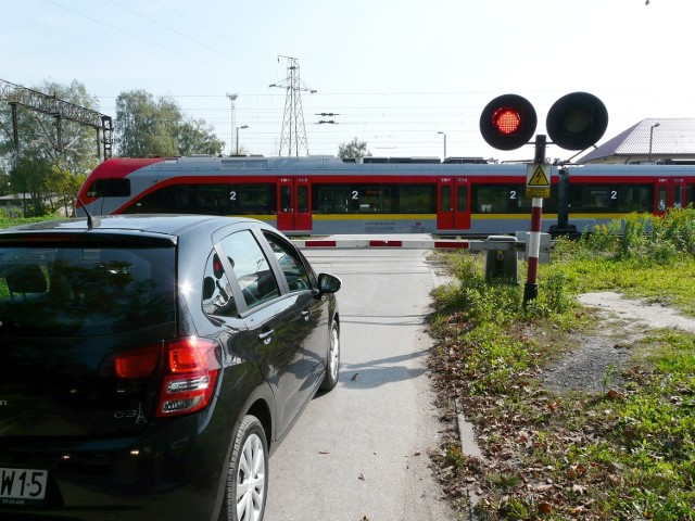 Pociągi ŁKA przejeżdżają 30 razy w ciągu dnia, innych kursów jest około 50.