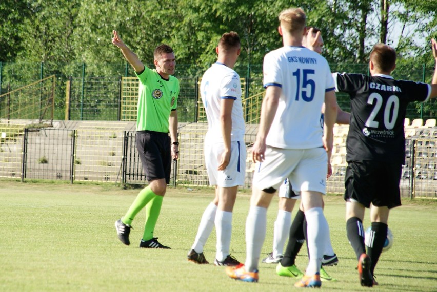 Efektowna wygrana Czarnych Połaniec z GKS Nowiny. Pomogli też chorej Tosi 