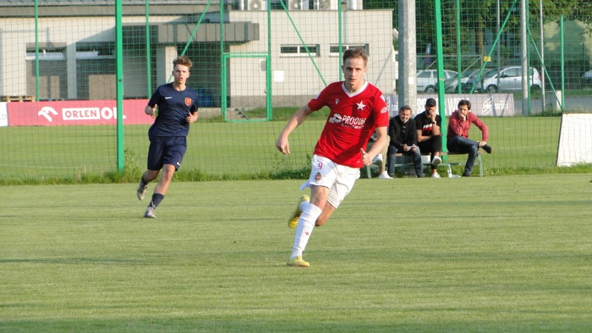 Marcin Bartoń zdobył trzy gole dla Wisły w meczu z Escolą,...