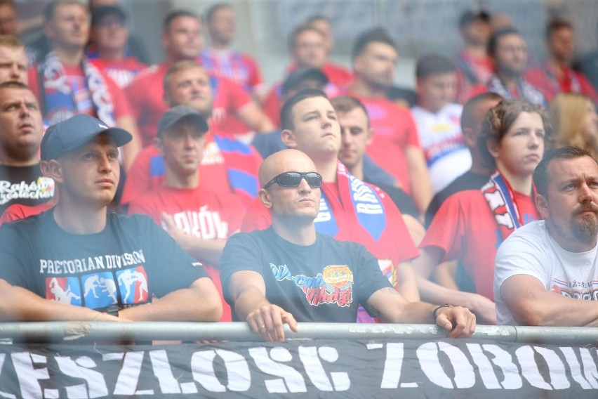 5.07.2021. Kibice na meczu Piast Gliwice - Raków Częstochowa...