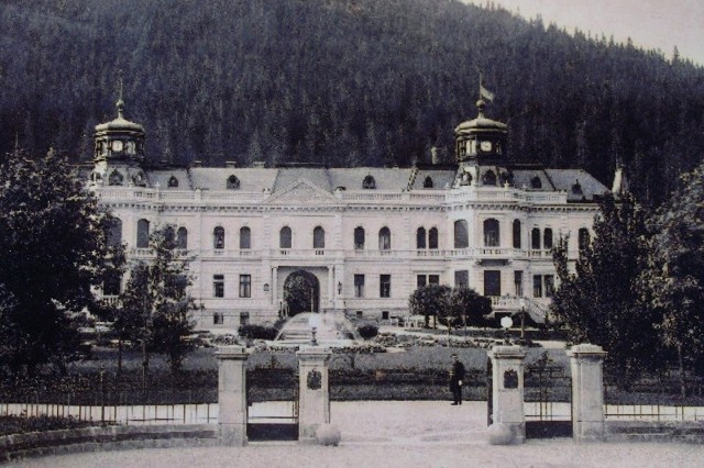 Pałac Groedlów w Skolem.