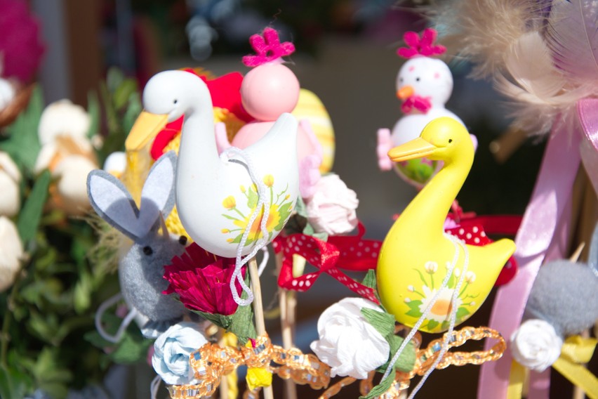 Wielkanocny kiermasz na nowosądeckim Rynku: wszystko do świątecznego stołu i gustownych wnętrz [ZDJĘCIA, FILM]