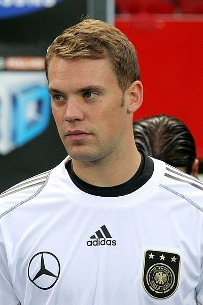 4. MANUEL NEUER (2009, VfB Stuttgart, 27 500 000)