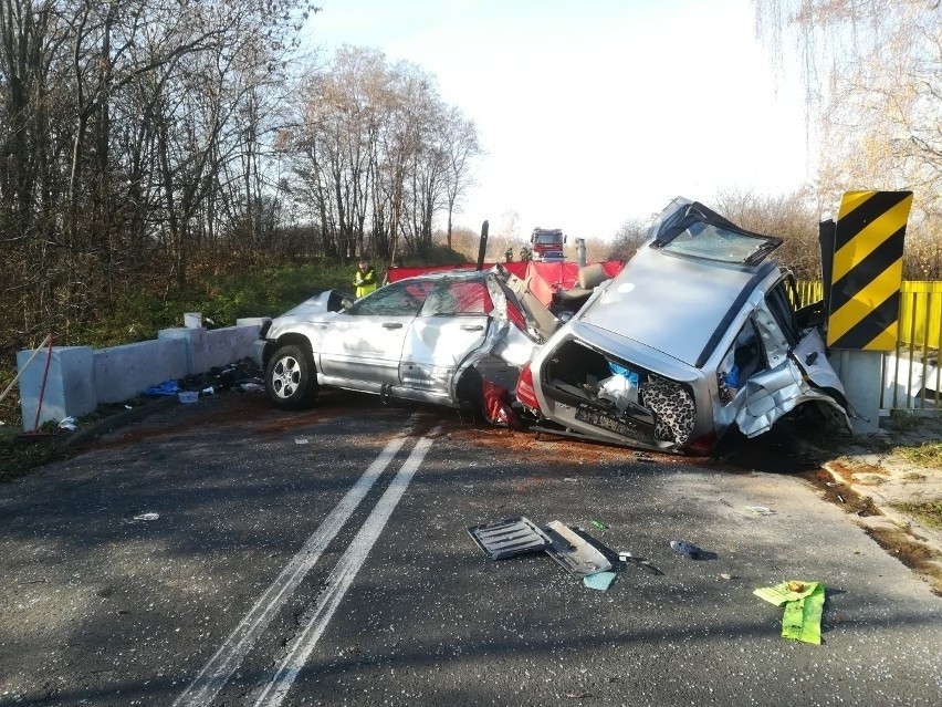 Tragiczny wypadek pod Przysuchą. Znamy szczegóły. Zginął Sebastian Tylman, były radny z Łodzi. Kierowca walczy o życie w szpitalu