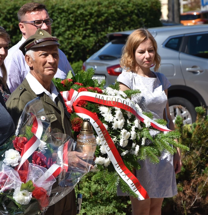 78. rocznica rzezi wołyńskiej. Uroczystości przy dworcu PKP w Malborku. To lekcja, która mówi, że "nacjonalizm prowadzi do tragedii"