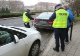 Wrocław: "co za pech!" Kierowca opla wjechał w tył nieoznakowanego radiowozu wrocławskiej grupy" Speed"