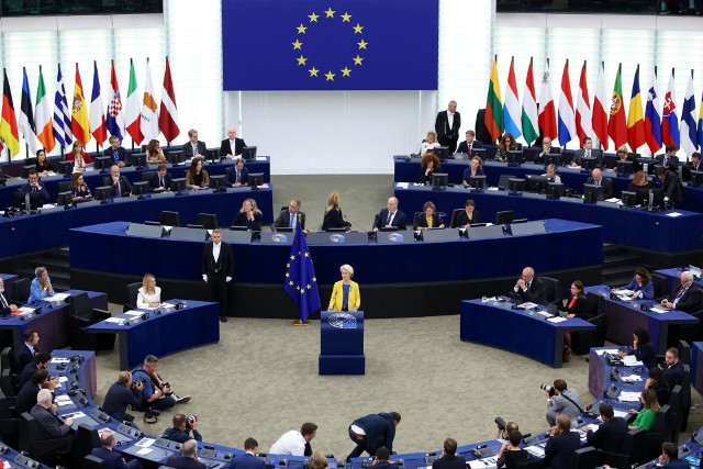 Co roku, we wrześniu, przewodnicząca KE przyjeżdża do PE, by omówić z eurodeputowanymi działania Komisji z ostatniego roku i plany na przyszłość. To spotkanie nosi nazwę Debaty o Stanie Unii Europejskiej