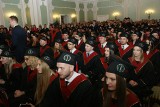 Uniwersytet Medyczny w Białymstoku. 170 lekarzy absolwentów odebrało swoje dyplomy (zdjęcia)