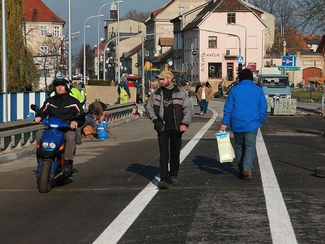 Przejazd mostem zostanie otwarty dziś o 18.00