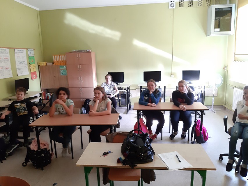 Dzbenin. W Szkole Podstawowej ruszyły warsztaty dziennikarskie w ramach programu Polska Press pod nazwą Junior Media