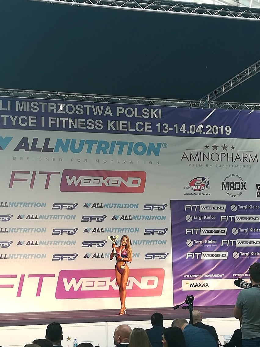 Medalowy start Tęczy Społem Kielce na Fit Weekend w fitness i wyciskaniu leżąc klasycznym [ZDJĘCIA]