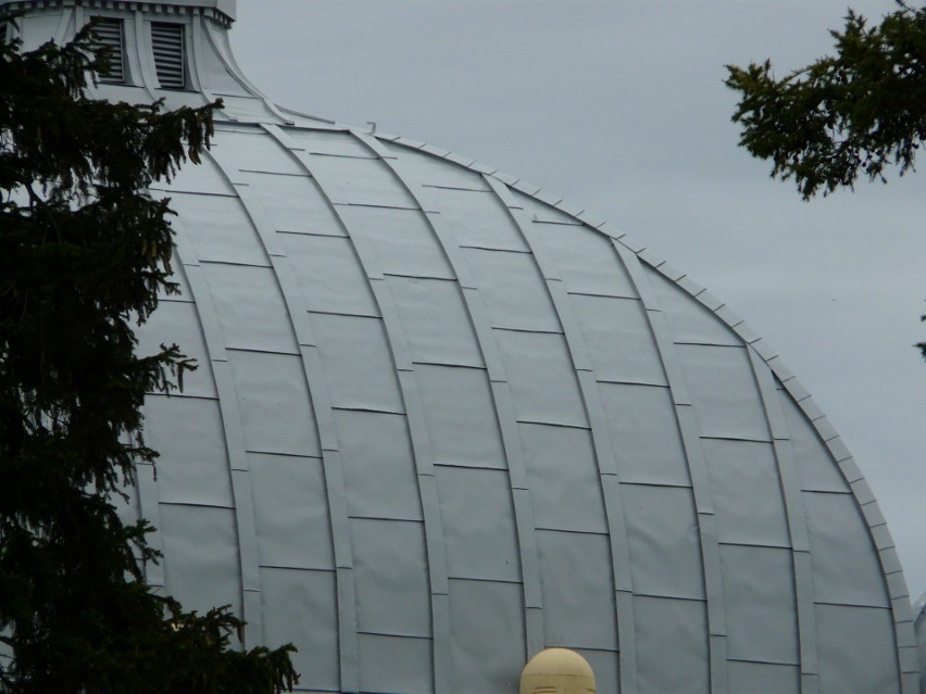 Tak pięknieje pabianickie mauzoleum Kindlerów ZDJĘCIA