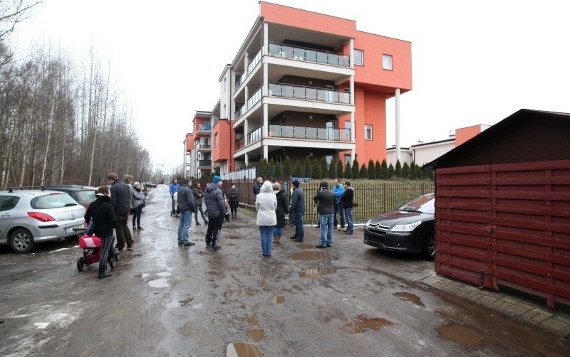 700 dziur na ul. Lotnej. Nawet pizzy nie chcą dowieźć...