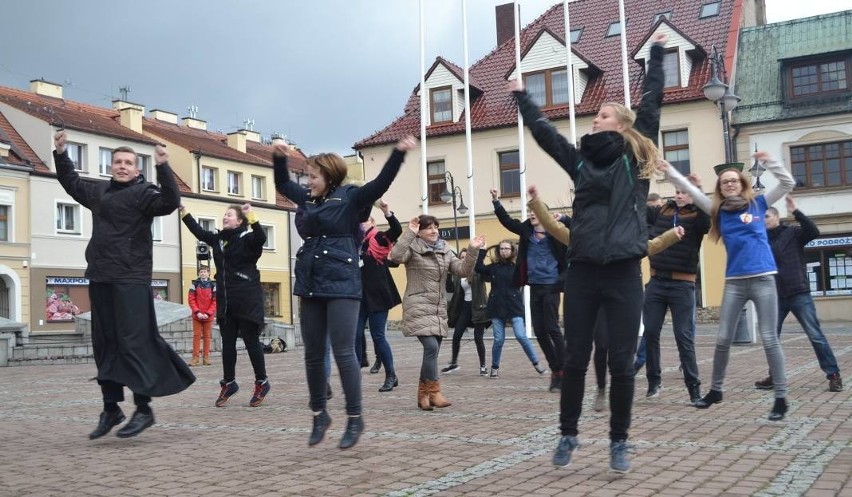 Flashmob na rynku w Żorach zwiastował Światowe Dni...