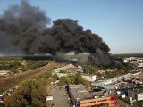 POŻAR w Szczecinie przy ul. Pomorskiej. Policja: Zamknijcie okna. Doszło do eksplozji [ZDJĘCIA]