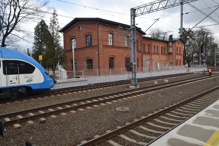 Dworzec kolejowy w Żorach wciąż nie jest gotowy...