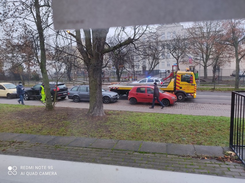 W poniedziałek i we wtorek służby odholowywały wszystkie...