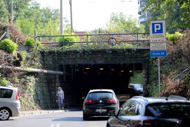 Auta ponownie będą mogły przejechać ul. Łokietka, pod wiaduktem kolejowym