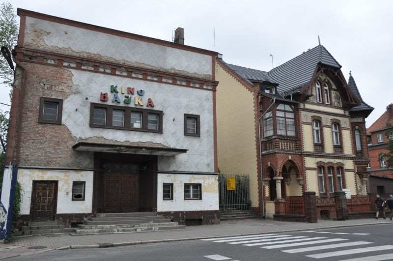 Główna bryła budynku kina Bajka, pochodzącego z lat...