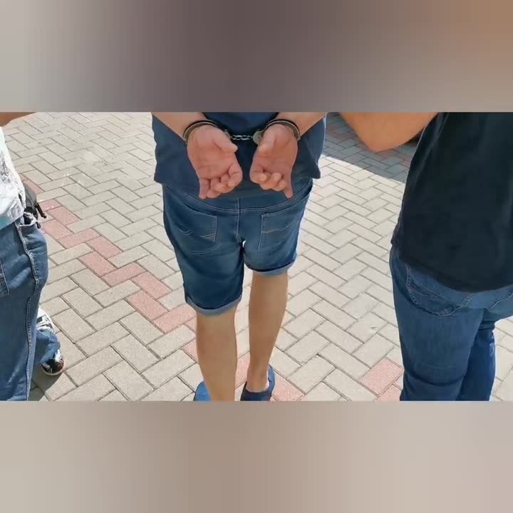 Oszustwo "na policjanta". Białostoczanka wyrzuciła z balkonu 150 tys. złotych. Podejrzani są już w rękach policji (zdjęcia, wideo)