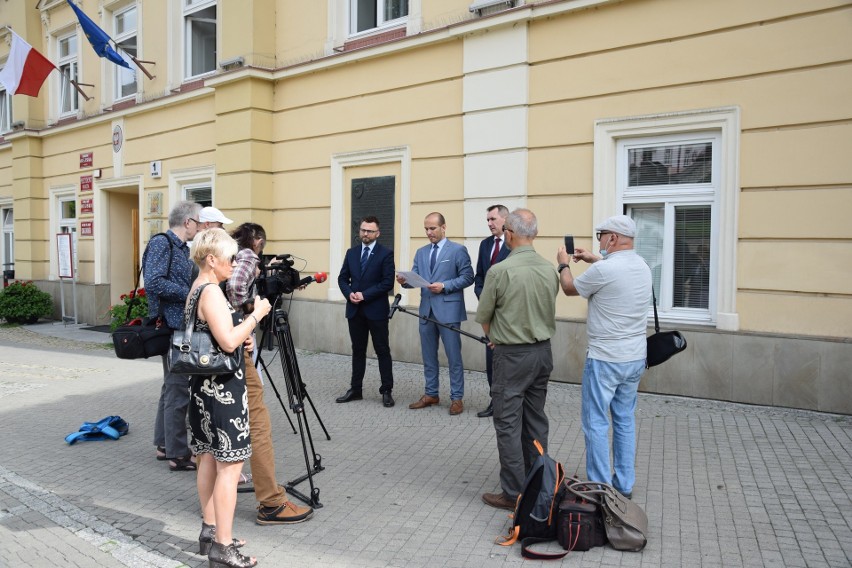 Konferencja prasowa członków prezydium Rady Miejskiej w...